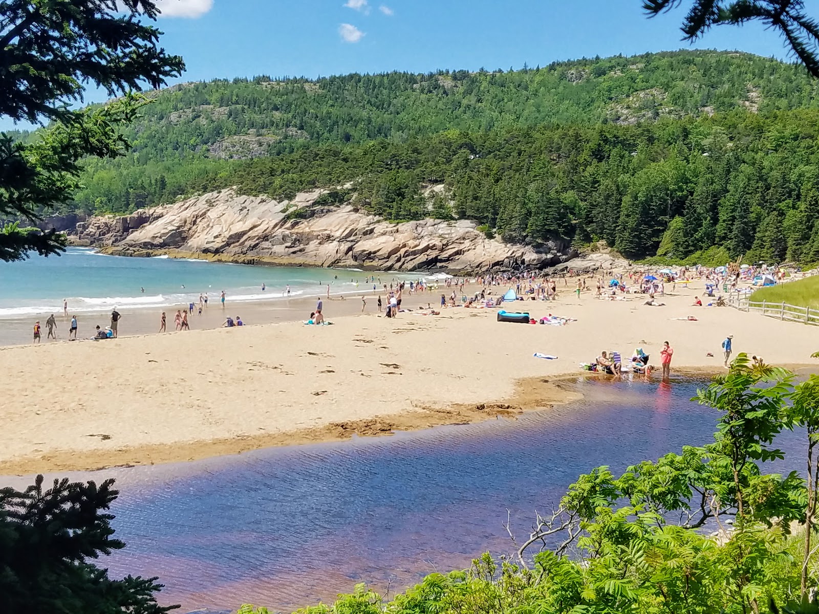 Fotografija Peščena Plaža z svetel pesek površino