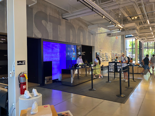 Clothing Store «Nike Miami», reviews and photos, 1035 Lincoln Rd, Miami Beach, FL 33139, USA