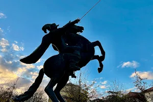 Statue D'Artagnan image
