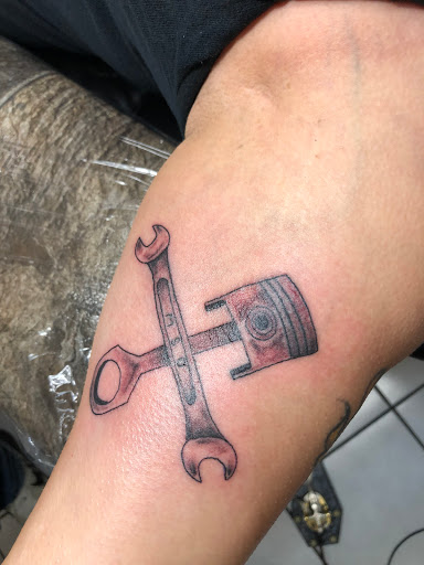 Tattoo Shop «Big Time Tattoos and Piercings», reviews and photos, 5353 Madison Ave, Indianapolis, IN 46227, USA