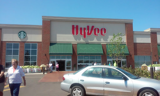 Grocery Store «Hy-Vee», reviews and photos, 9409 Zane Ave N, Brooklyn Park, MN 55443, USA