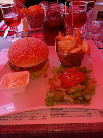 Hamburger du Restaurant français Restaurant le Chalet du boucher à Pressac - n°4