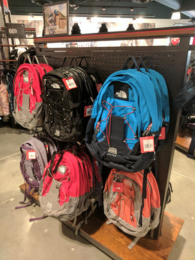 Shopping Mall «San Francisco Premium Outlets», reviews and photos, 2774 Livermore Outlets Dr, Livermore, CA 94551, USA