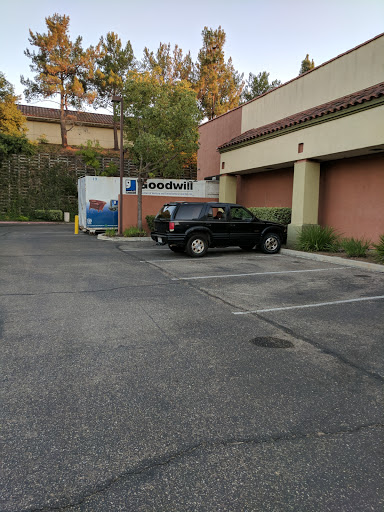 Thrift Store «Goodwill Retail Store & Donation Center», reviews and photos, 1560 Newbury Rd #5, Newbury Park, CA 91320, USA