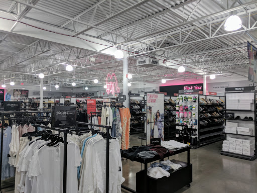 Department Store «Saks OFF 5TH», reviews and photos, 1650 Premium Outlet Blvd #1600, Aurora, IL 60502, USA