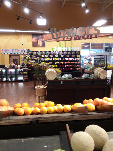 Grocery Store «Kroger», reviews and photos, 21555 21 Mile Rd, Macomb, MI 48044, USA