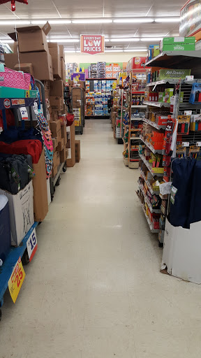 Dollar Store «FAMILY DOLLAR», reviews and photos, 401 E 5th St, Connersville, IN 47331, USA