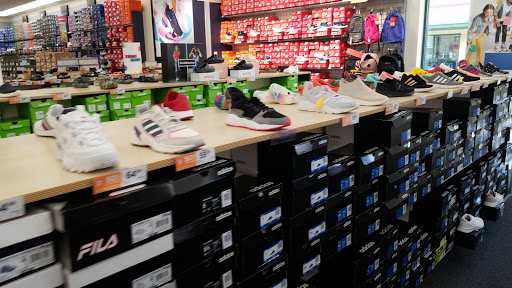 Shoe Store «Rack Room Shoes», reviews and photos, 735 Premium Outlets Blvd, Hagerstown, MD 21740, USA