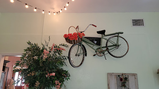 Tea House «The Tilted Teacup Tea Room and Boutique», reviews and photos, 103 S Saxon Ave, Brooksville, FL 34601, USA