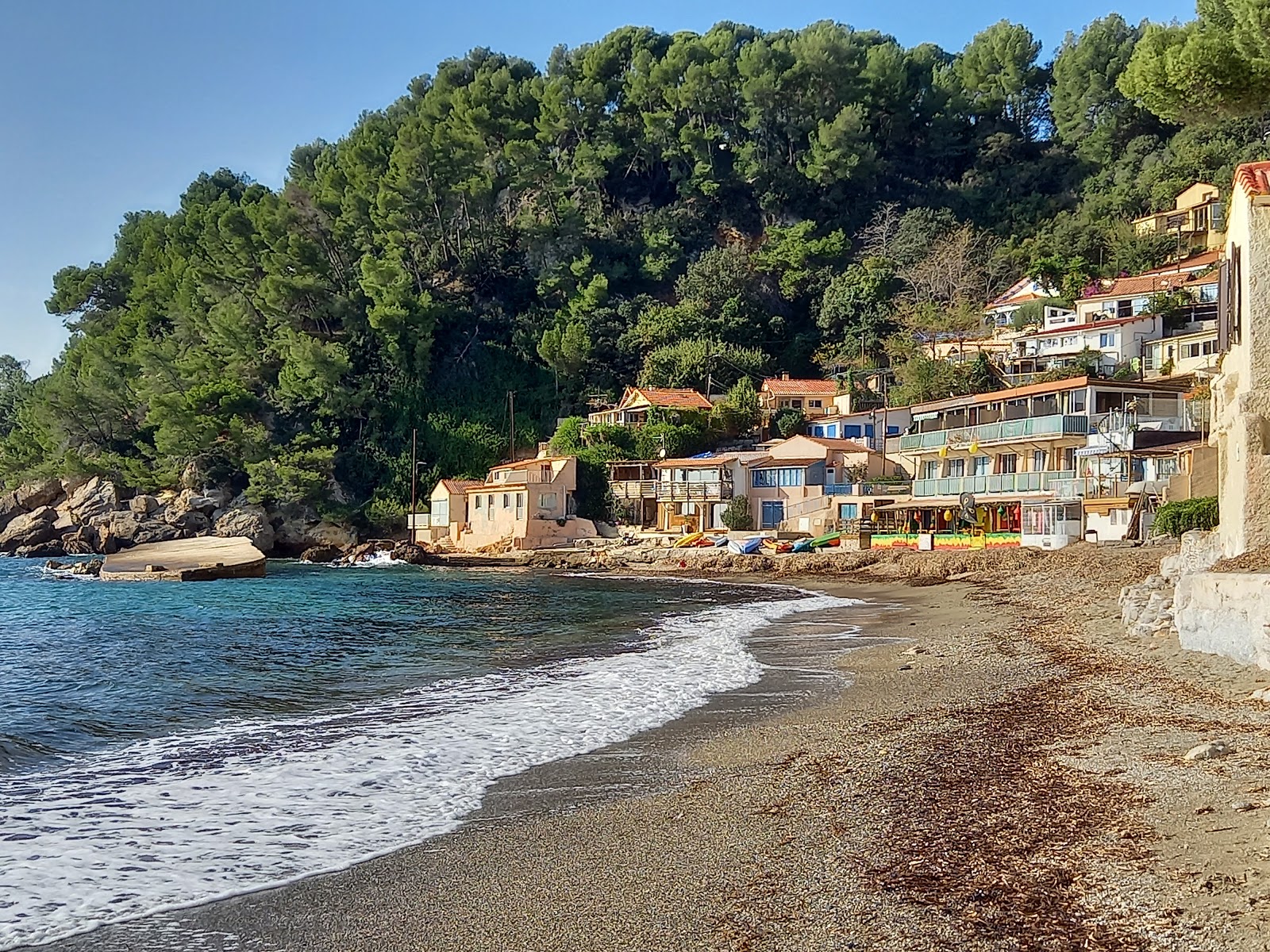 Foto von Plage le Pin de Galle mit viele kleine buchten