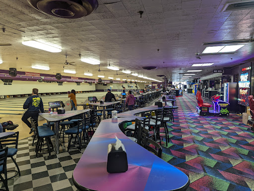 Bowling Alley «Diversey River Bowl», reviews and photos, 2211 W Diversey Pkwy, Chicago, IL 60647, USA