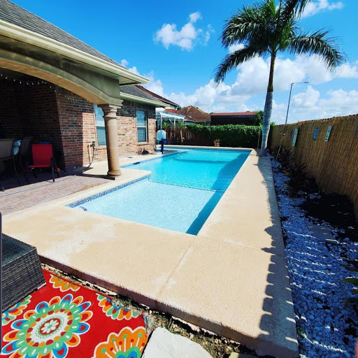 Swimming pool contractor Brownsville