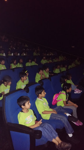 Movie Theater «Regal Cinemas Hadley Theatre 16», reviews and photos, 1000 Corporate Ct, South Plainfield, NJ 07080, USA