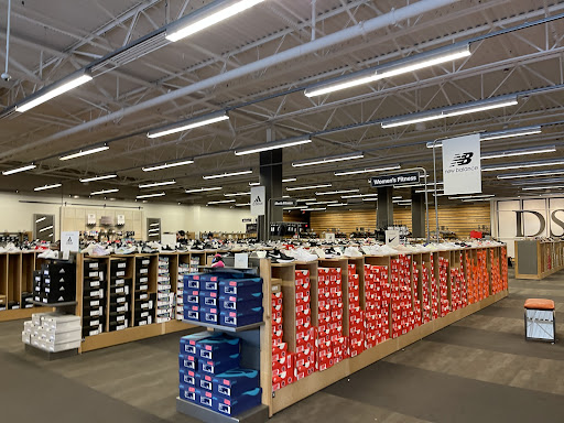 Shoe Store «DSW Designer Shoe Warehouse», reviews and photos, 2915 Harrison Ave NW, Olympia, WA 98502, USA