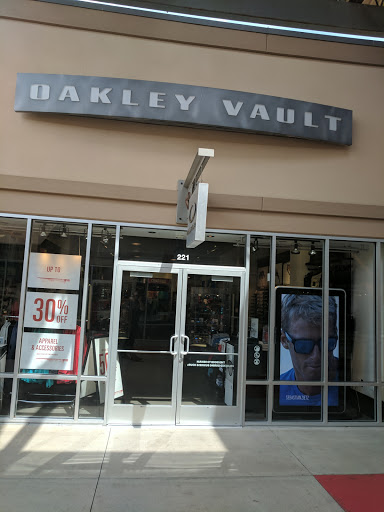 Sunglasses Store «Oakley Vault», reviews and photos, 4401 S Interstate Hwy 35 #221, Round Rock, TX 78665, USA