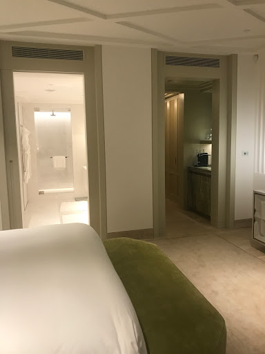 Luxury Hotel «Four Seasons Hotel at The Surf Club, Surfside, Florida», reviews and photos, 9101 Collins Ave, Surfside, FL 33154, USA