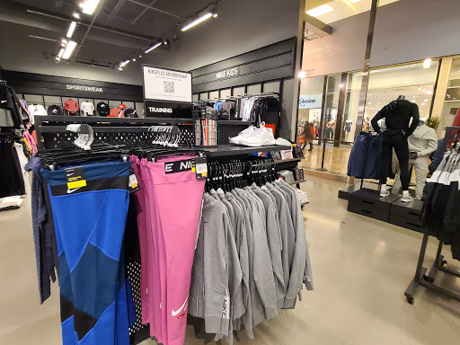 Sporting Goods Store «Nike Factory Store», reviews and photos, 810 Bergen Town Center #37, Paramus, NJ 07652, USA