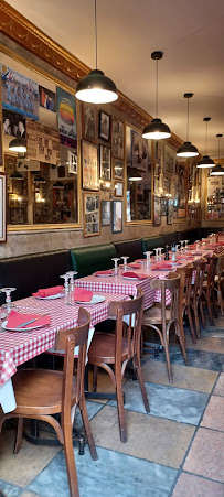 Atmosphère du Restaurant français Restaurant Les Tontons à Paris - n°1
