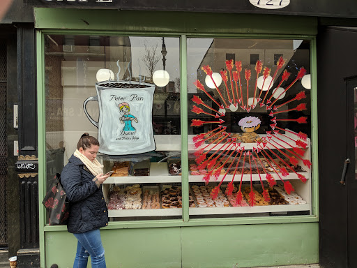 Donut Shop «Peter Pan Donut & Pastry Shop», reviews and photos, 727 Manhattan Ave, Brooklyn, NY 11222, USA