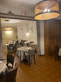 Atmosphère du Restaurant Le Prieuré à Saint-Marcel-lès-Sauzet - n°3