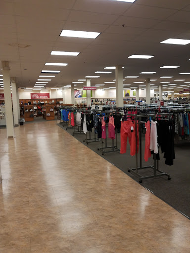 Clothing Store «Burlington Coat Factory», reviews and photos, 18000 Vernier Rd, Harper Woods, MI 48225, USA