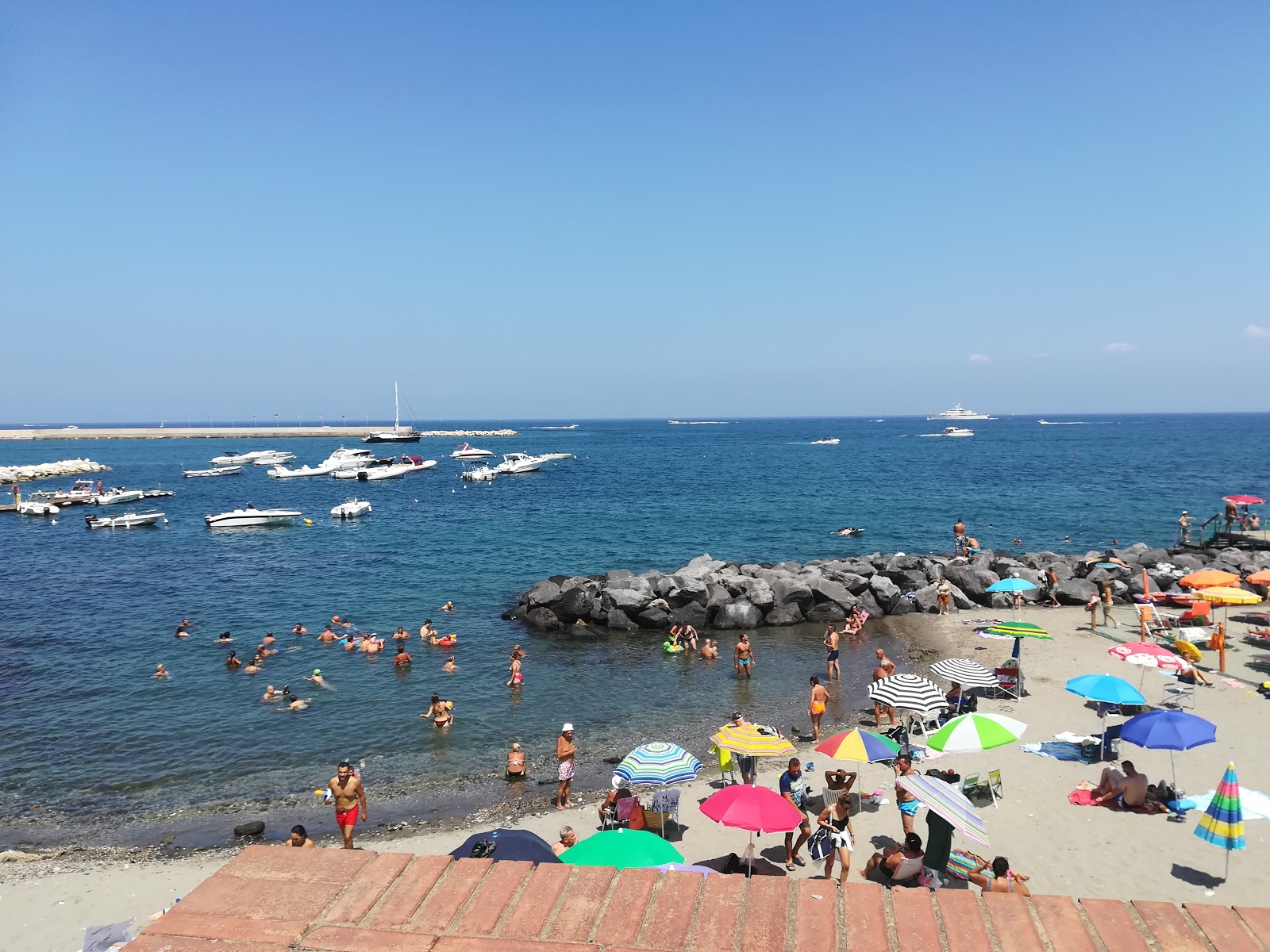 Fotografie cu Spiaggia della Marina zonă de stațiune de pe plajă