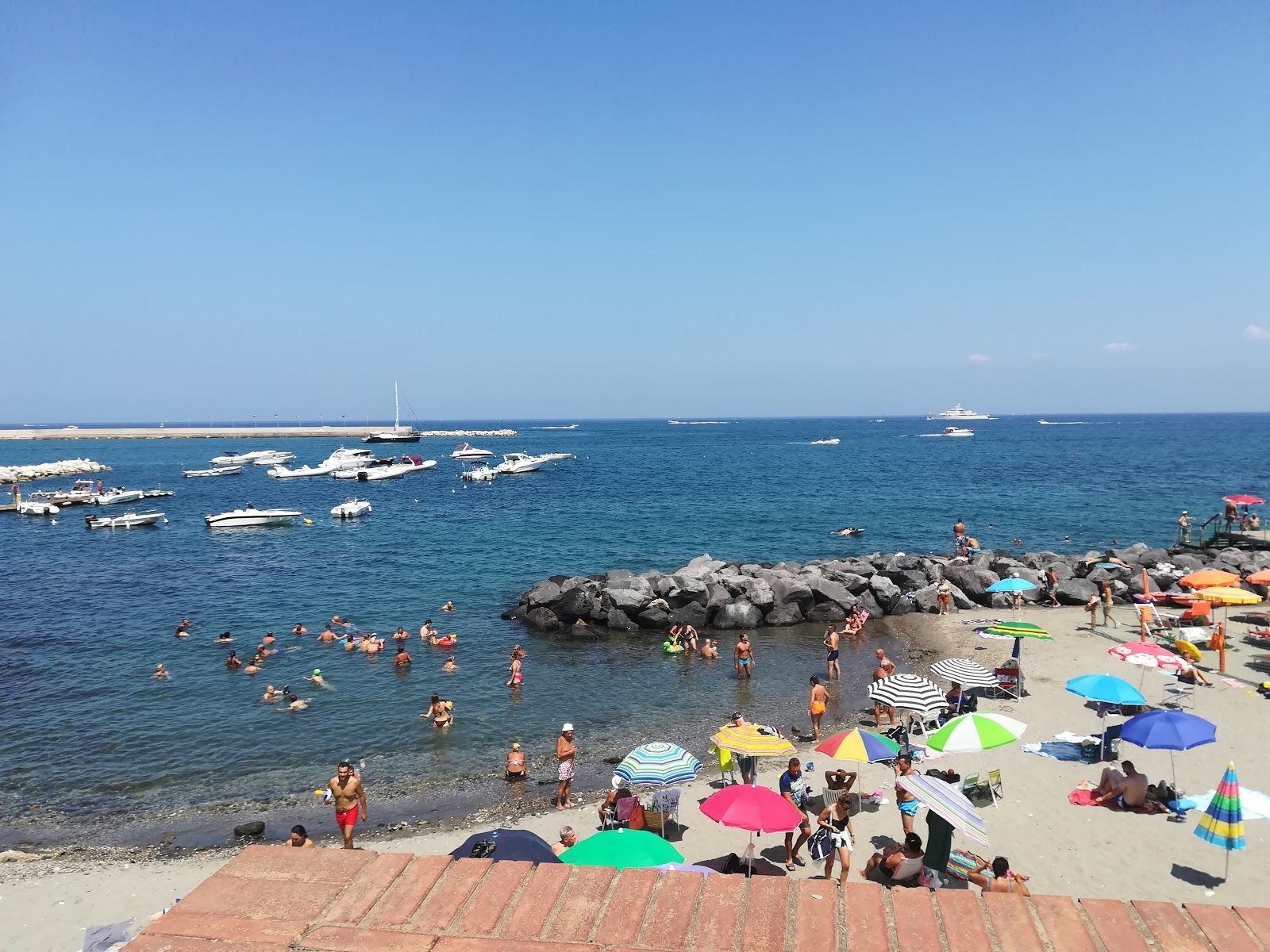 Φωτογραφία του Spiaggia della Marina και η εγκατάσταση