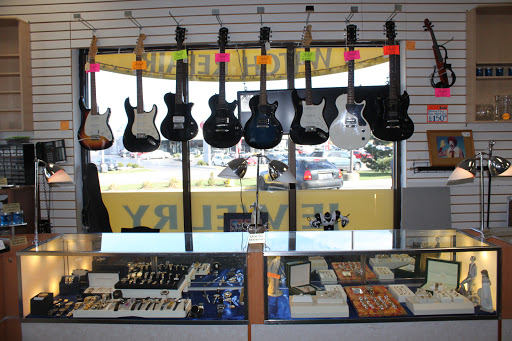 Pawn Shop «Family Jewelry & Loan», reviews and photos, 422 N Green Bay Rd, Waukegan, IL 60085, USA