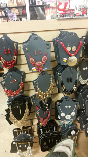 Clothing Store «K&G Fashion Superstore», reviews and photos, 1526 Golden Gate Plaza, Mayfield Heights, OH 44124, USA