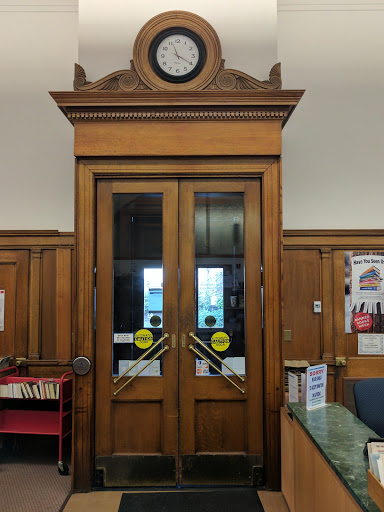 Used Book Store «Title Wave Used Bookstore», reviews and photos, 216 NE Knott St, Portland, OR 97212, USA