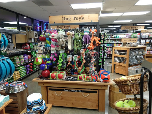 Pet Supply Store «Mud Bay», reviews and photos, 2100 SE 164th Ave, Vancouver, WA 98683, USA