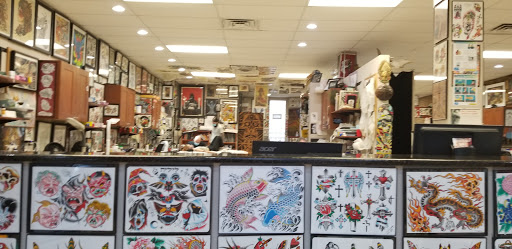 Tattoo Shop «Deluxe Tattoo», reviews and photos, 1459 W Irving Park Rd, Chicago, IL 60613, USA