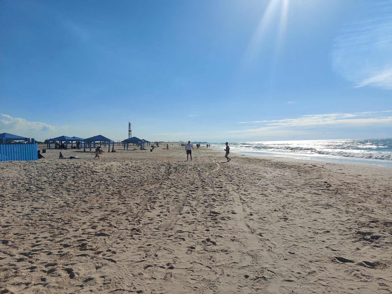 Foto de Zikim beach con recta y larga