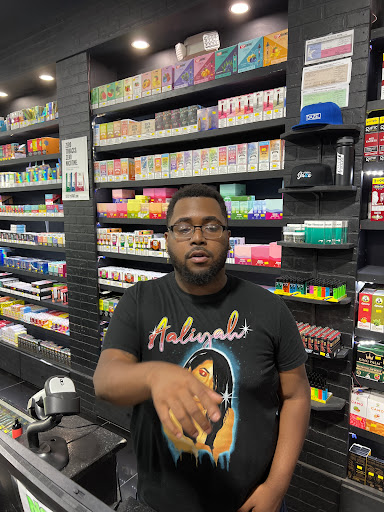 Vaporizer Store «ROCK N ROLL IT SMOKE SHOP AND VAPE SHOP», reviews and photos, 11750 Barker Cypress Rd, Cypress, TX 77433, USA