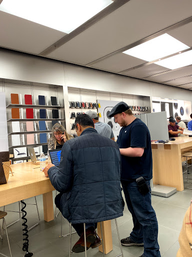 Computer Store «Apple Fair Oaks», reviews and photos, 11750 Fair Oaks Mall, Fairfax, VA 22033, USA