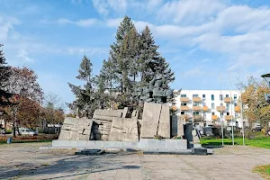 Pomnik Artylerzystów image