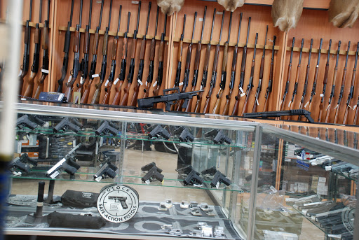 Universal Jewelry Pawn & Gun Range, 990 W Brandon Blvd, Brandon, FL 33510, USA, 