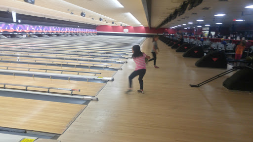 Bowling Alley «AMF Rose Bowl Lanes», reviews and photos, 28001 Groesbeck Hwy, Roseville, MI 48066, USA