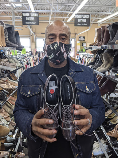 Clothing Store «Opitz Outlet», reviews and photos, 4320 Excelsior Blvd, St Louis Park, MN 55416, USA