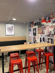 Photo n°83 de KFC Lille Rue de Béthune à Lille ()
