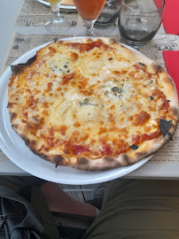 Plats et boissons du Pizzeria Pizza Contact à Cruseilles - n°4