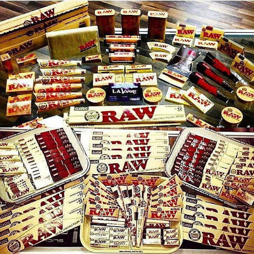 Tobacco Shop «LA Vapors Elite Smoke Shop», reviews and photos, 321 S Polk St #2e, Pineville, NC 28134, USA