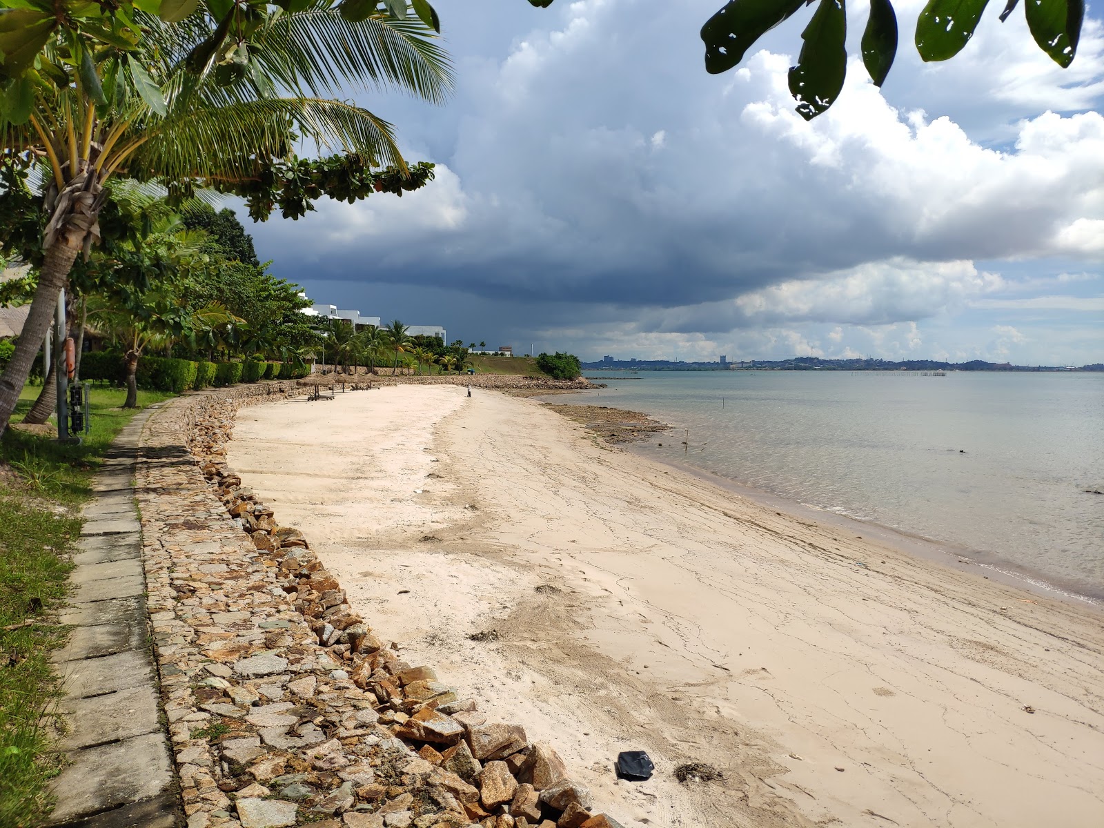 Foto von Montigo Beach mit heller sand Oberfläche