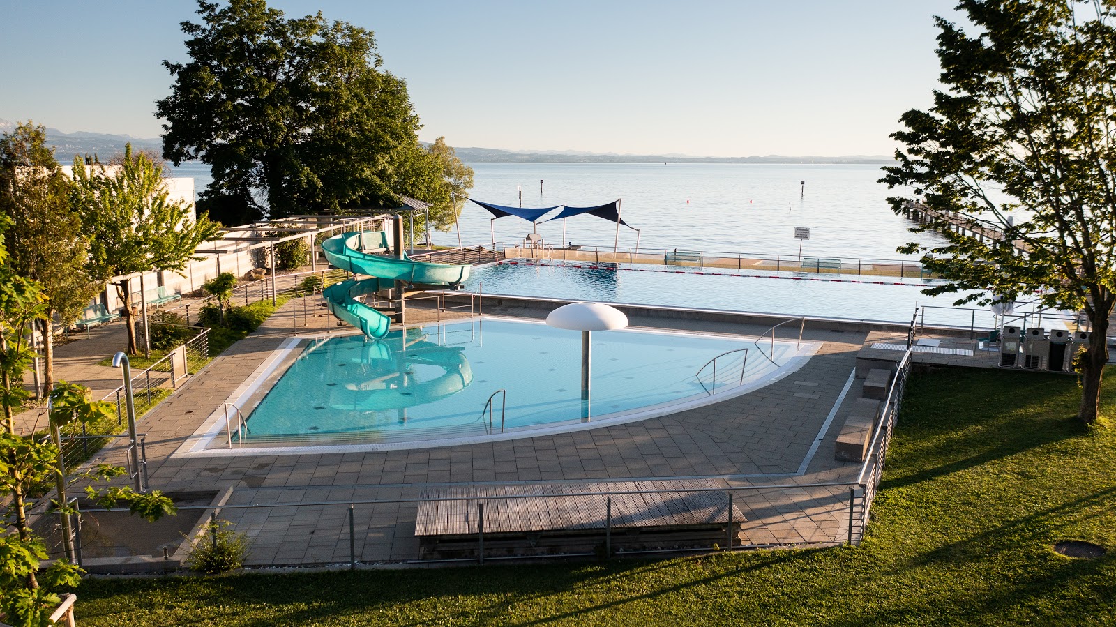 Strandbad Langenargen'in fotoğrafı geniş bir kıyı şeridi ile birlikte