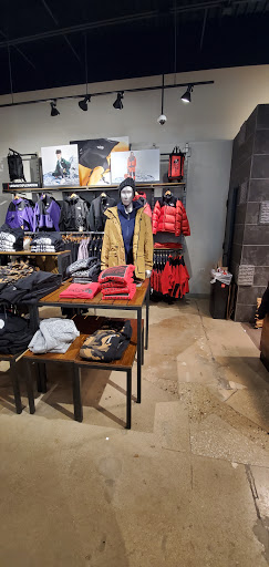 Clothing Store «The North Face», reviews and photos, 4999 Old Orchard Center, Skokie, IL 60077, USA
