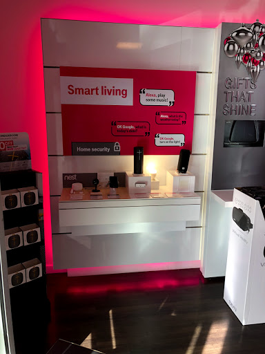 Cell Phone Store «T-Mobile», reviews and photos, 41093 Fremont Blvd #104, Fremont, CA 94538, USA