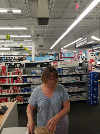 Office Supply Store «Staples», reviews and photos, 102 Milford Landing Dr #1, Milford, PA 18337, USA