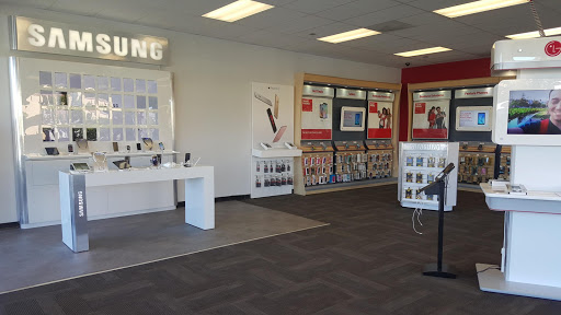 Cell Phone Store «GoWireless Verizon Authorized Retailer», reviews and photos, 8166 E Santa Ana Canyon Rd #100, Anaheim, CA 92808, USA