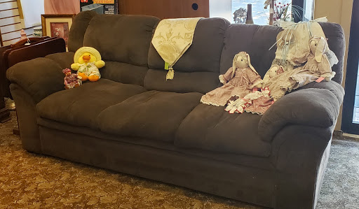 Thrift Store «Hand to Hand Thrift Store», reviews and photos, 785 Terryville Ave, Bristol, CT 06010, USA