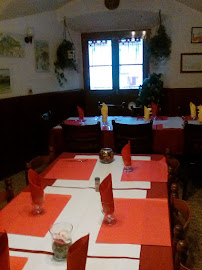 Atmosphère du Restaurant Trois Fourchettes à Cervione - n°8
